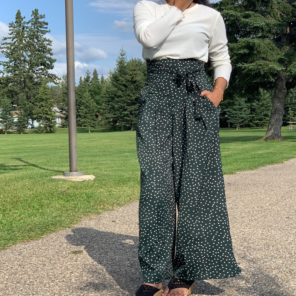 Wide-leg pants